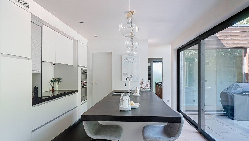 Moderne villa van 230m² op 14a08ca met openluchtzwembad foto 26