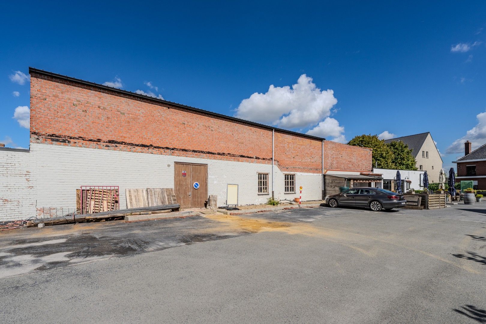 Woning met ruime loods van 280 m² foto 2