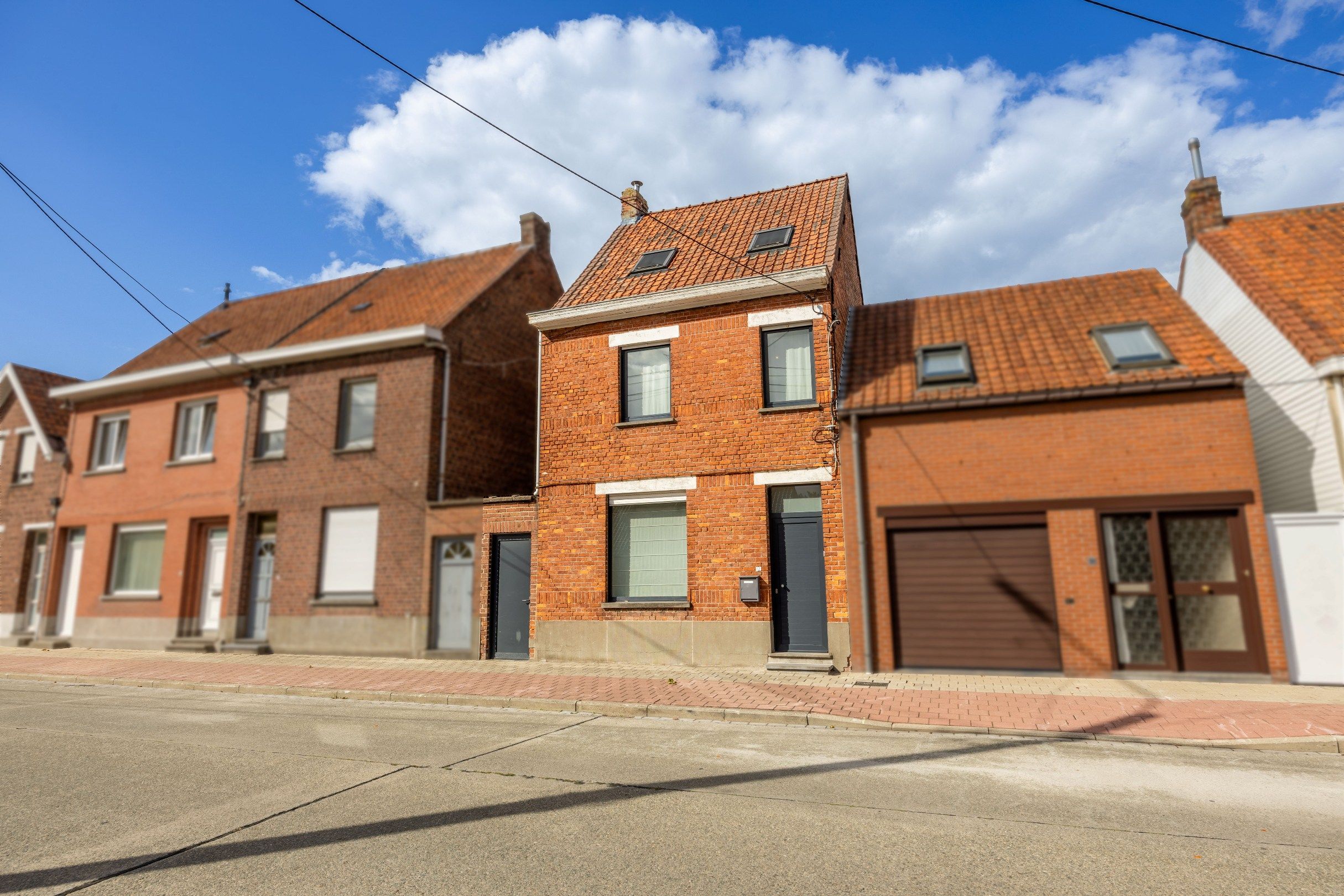 Gerenoveerde rijwoning met tuin foto 1