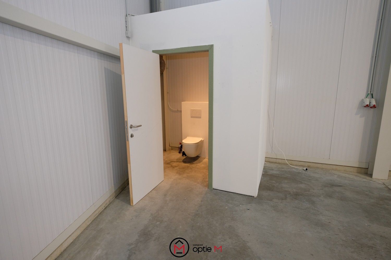 CENTRAAL GELEGEN KMO-UNIT 250m² foto 3