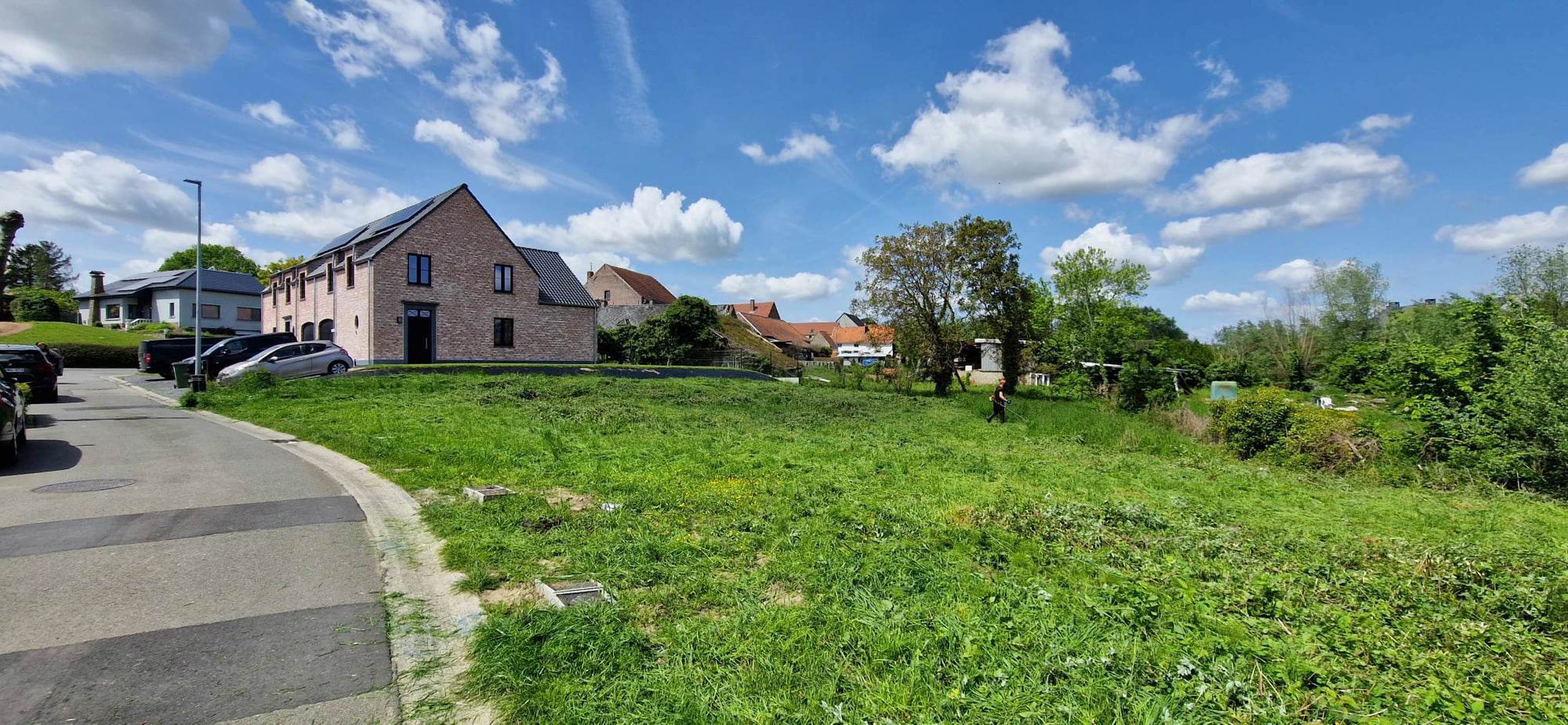 Rustig gelegen bouwgrond voor HOB foto 4