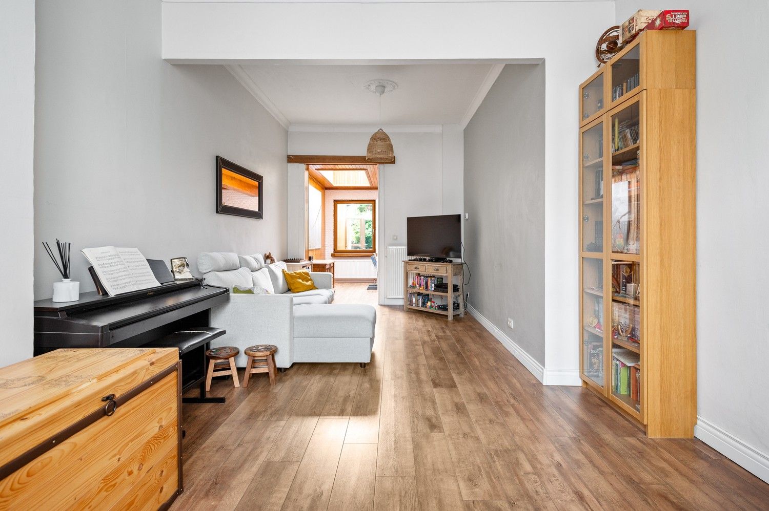 Huis met 4 slaapkamers en tuin te koop in Wijnegem! foto {{pictureIndex}}