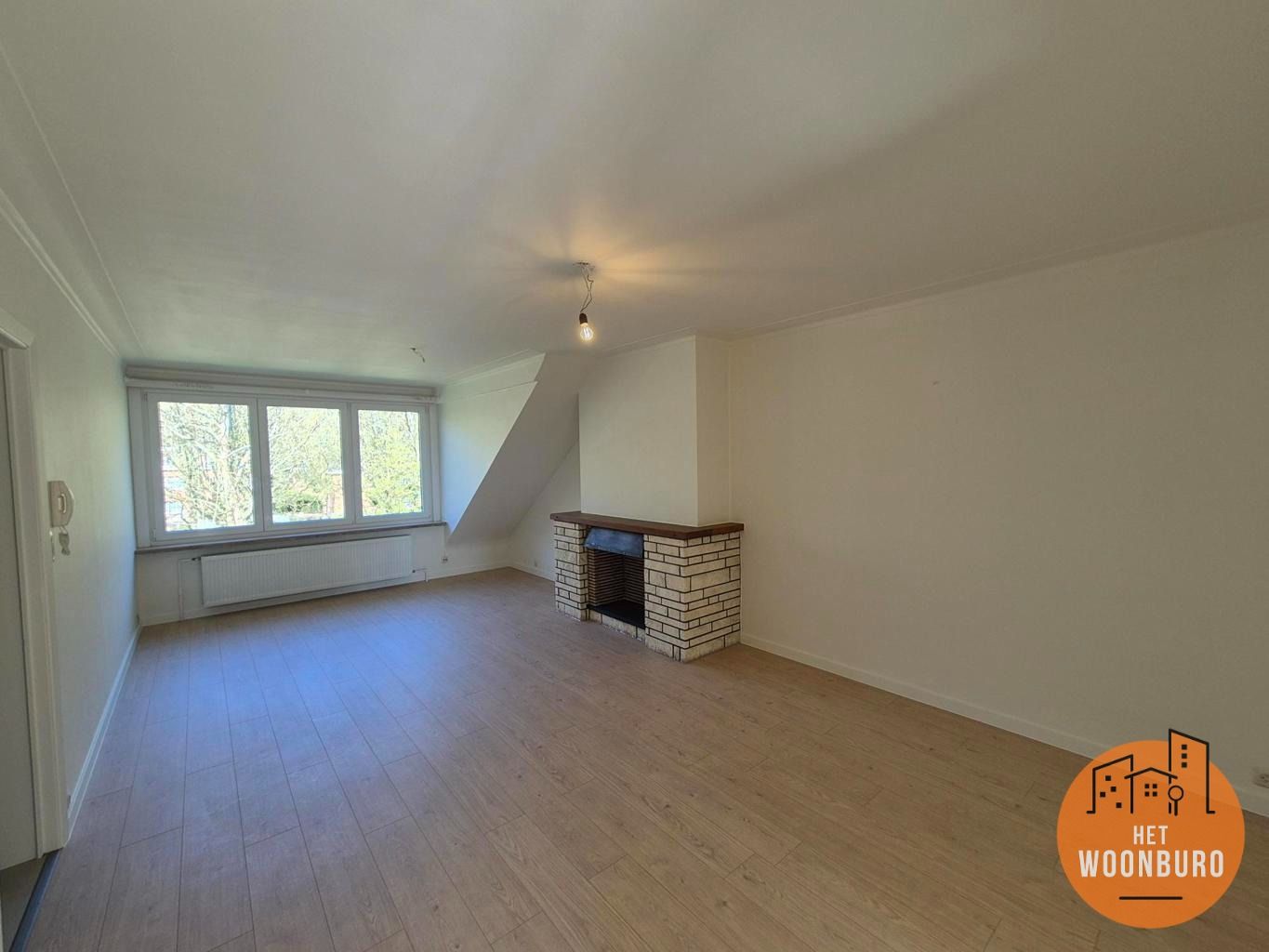 Appartement 2e verd. met 2 slpks, kelder en autostaanplaats foto 9