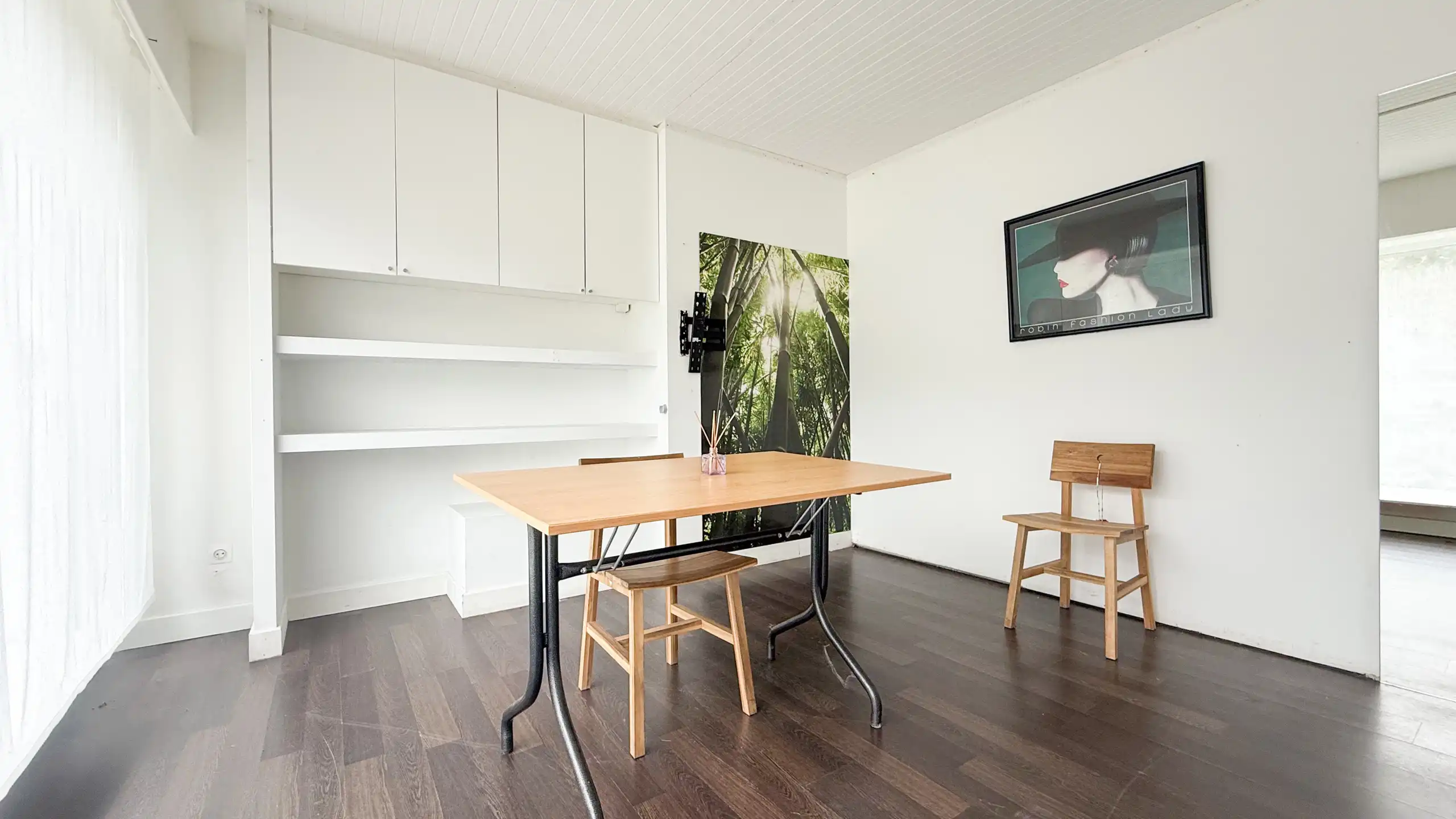 Deels gerenoveerde woning met ruime leefruimte en 3 slpkms! foto 12