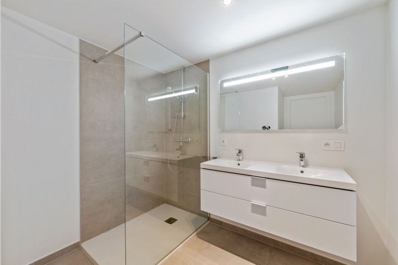 Modern nieuwbouwappartement te koop in Roeselare met gunstige oriëntatie foto 5