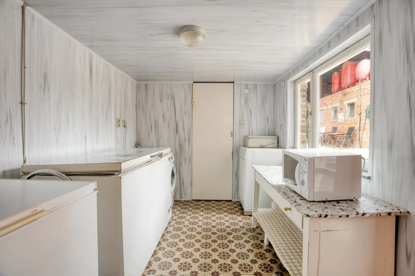 Hoevewoning met binnenkoer en grote opslagruimte te Heers-Vechmaal foto 12