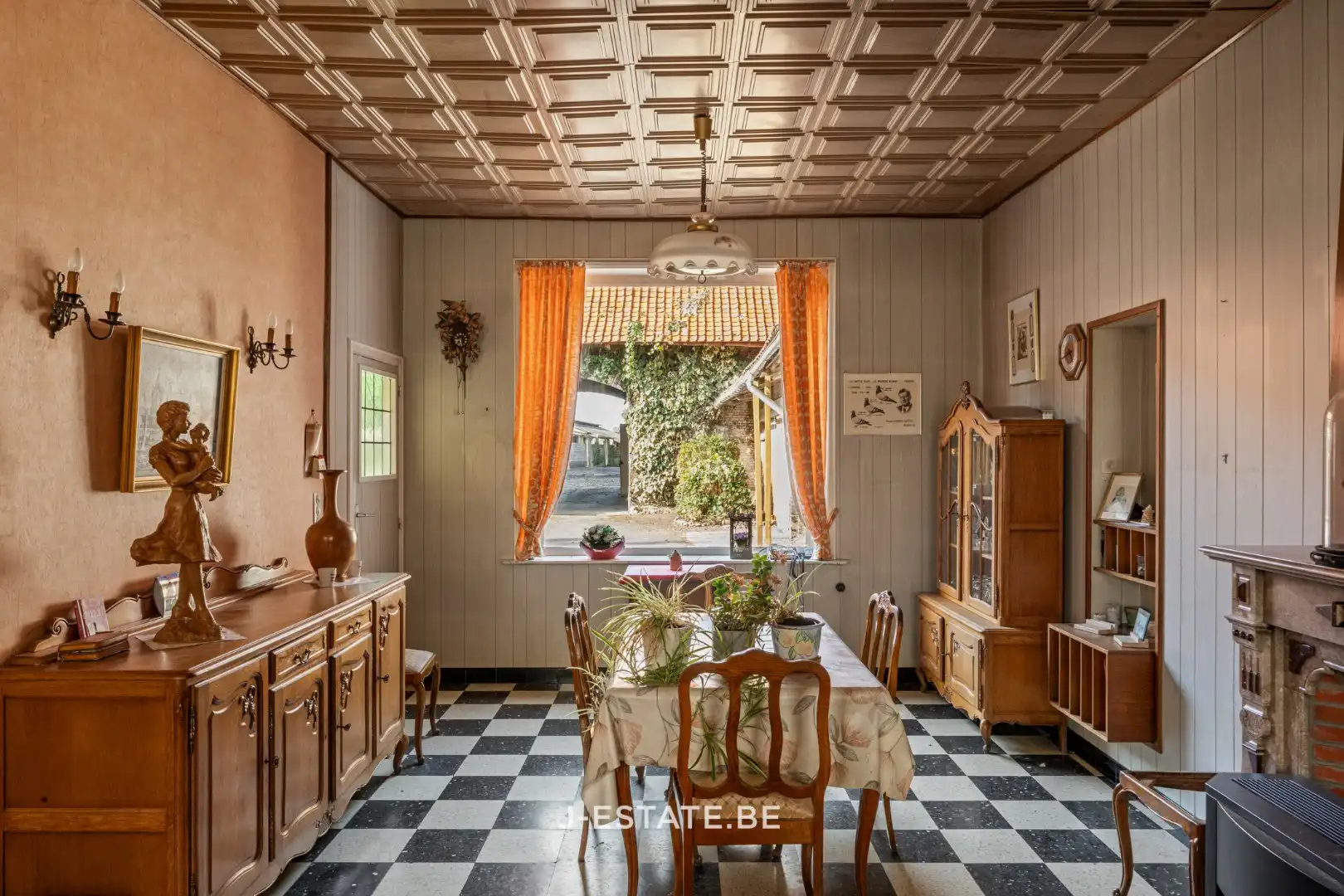 Authentieke vierkantshoeve met binnenplaats, bijgebouwen en prachtig uitzicht foto 13