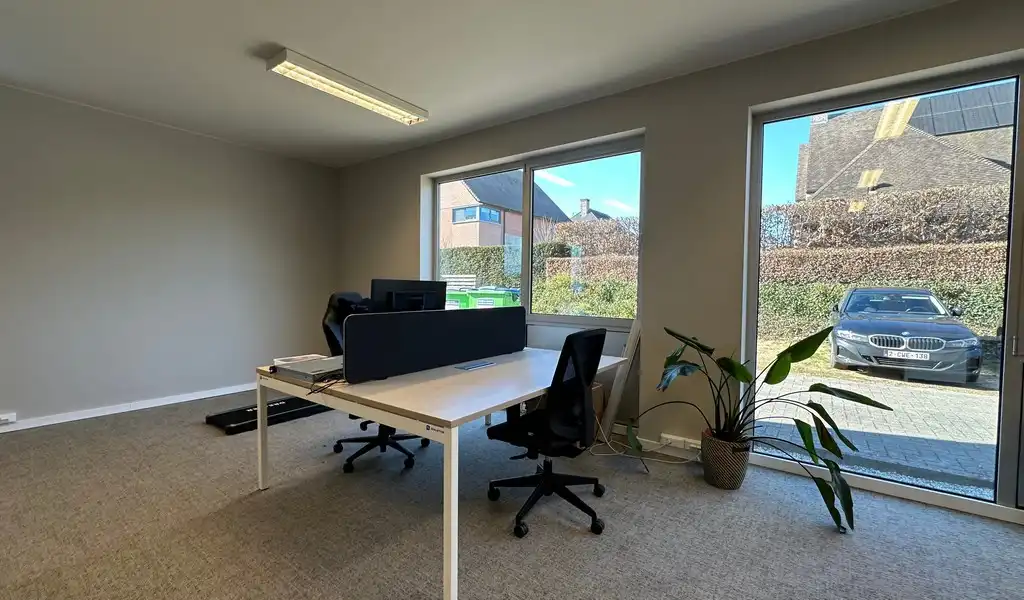 Kantoorgebouw te koop op toplocatie in Sint-Martens-Latem foto 3