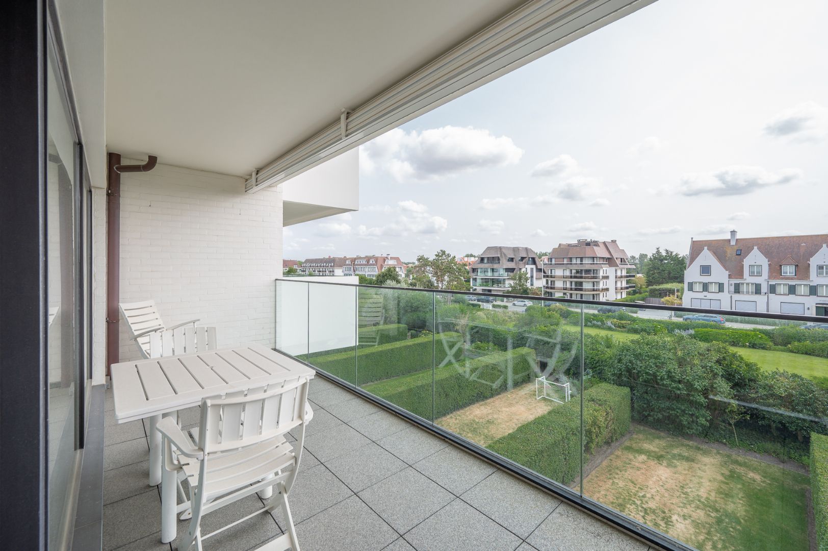 UITZONDERLIJK AANBOD Wandeldijk - Te renoveren appartement met perfecte oriëntatie en dubbele garage foto 4