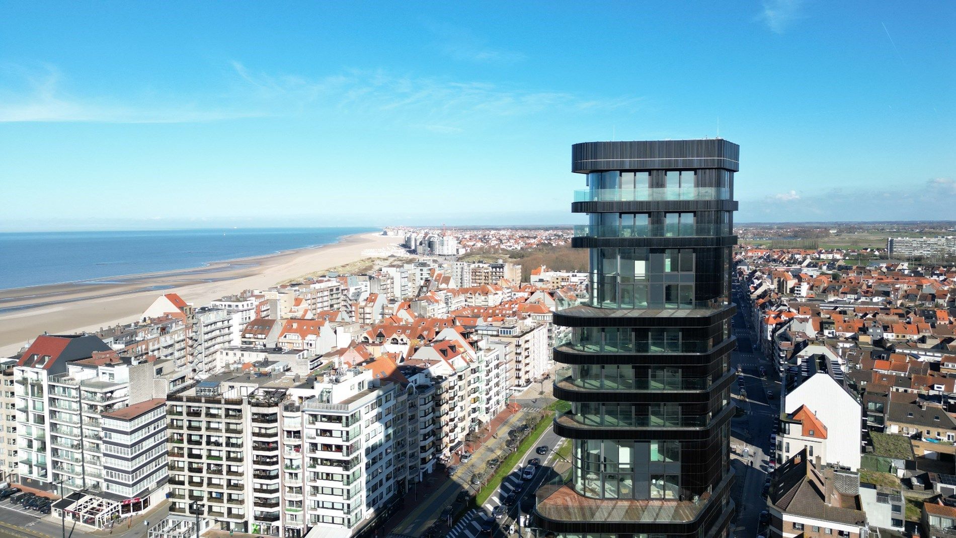 Staanplaats gelegen onder het nieuwbouwproject De Heldentoren. foto 1