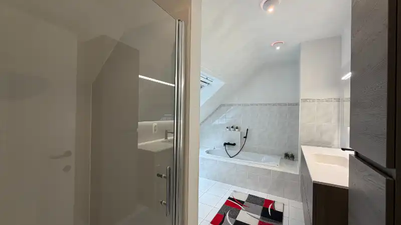 Instapklare moderne villa van 310m² op 19 are met mooie tuin foto 18