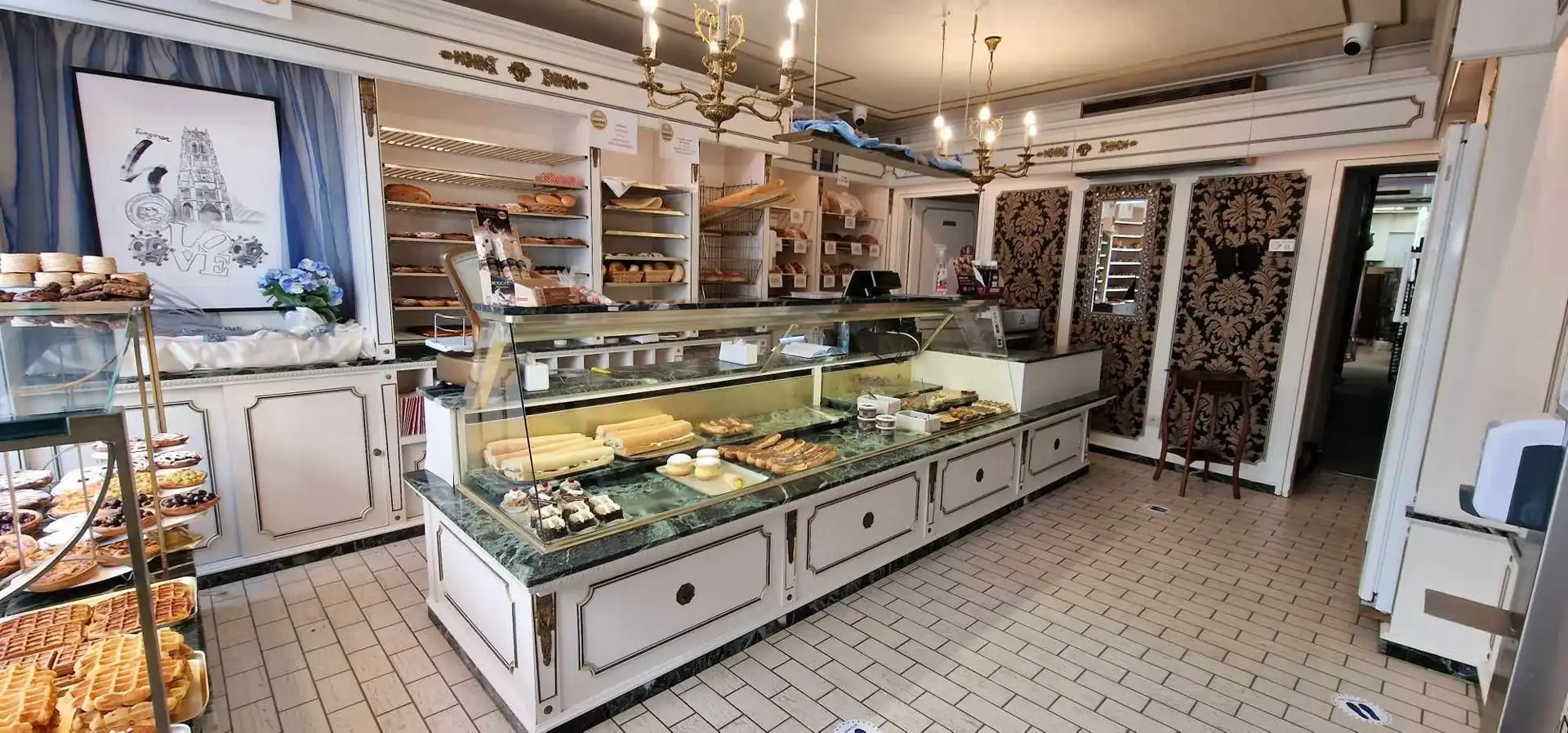 Karaktervol pand met enorm potentieel in hartje Tongeren foto 2