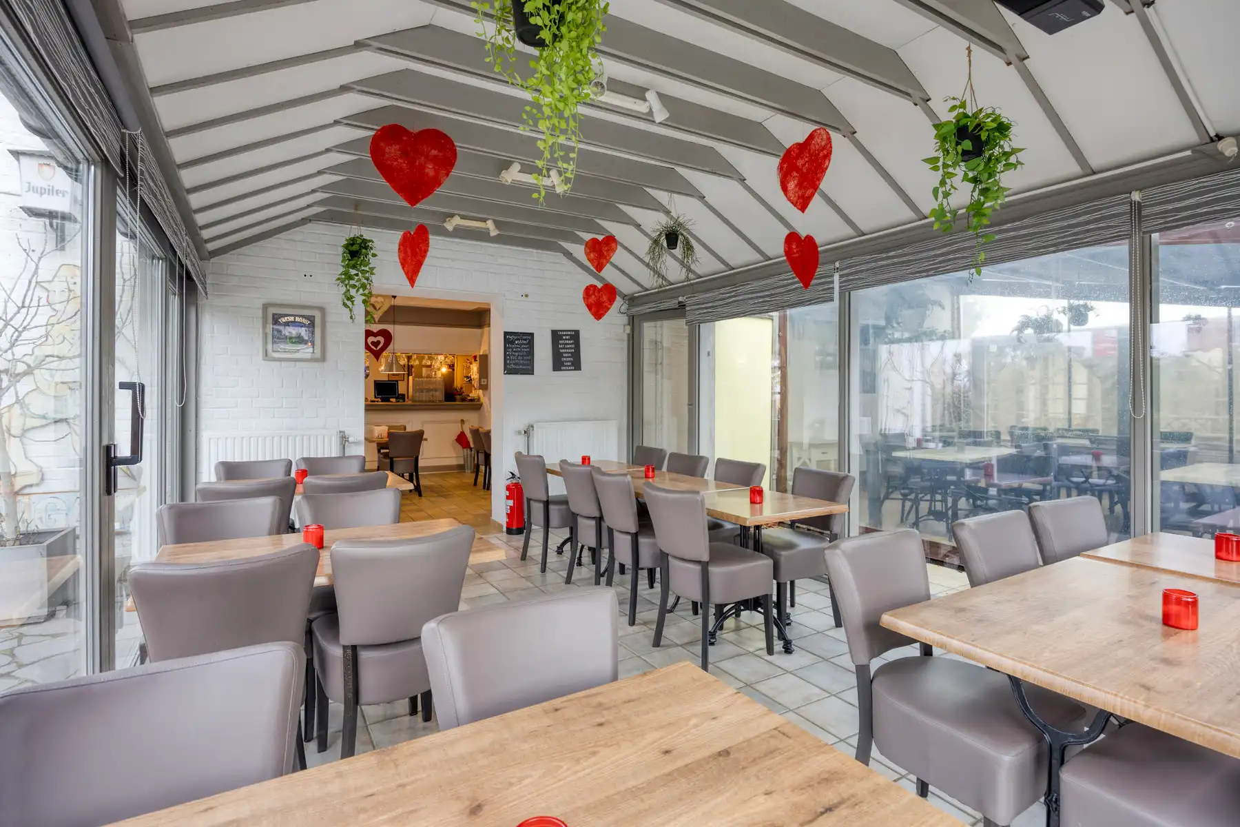 veelzijdig handelshuis met woonst en appartement foto 7