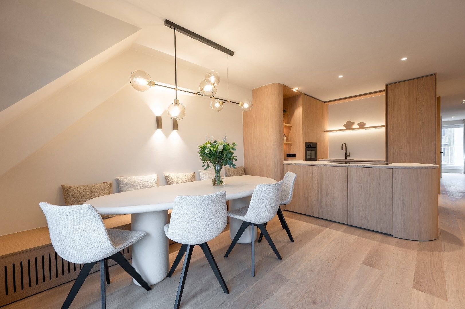 Duplex penthouse met 4 slaapkamers in een volledig gerenoveerde residentie foto 7