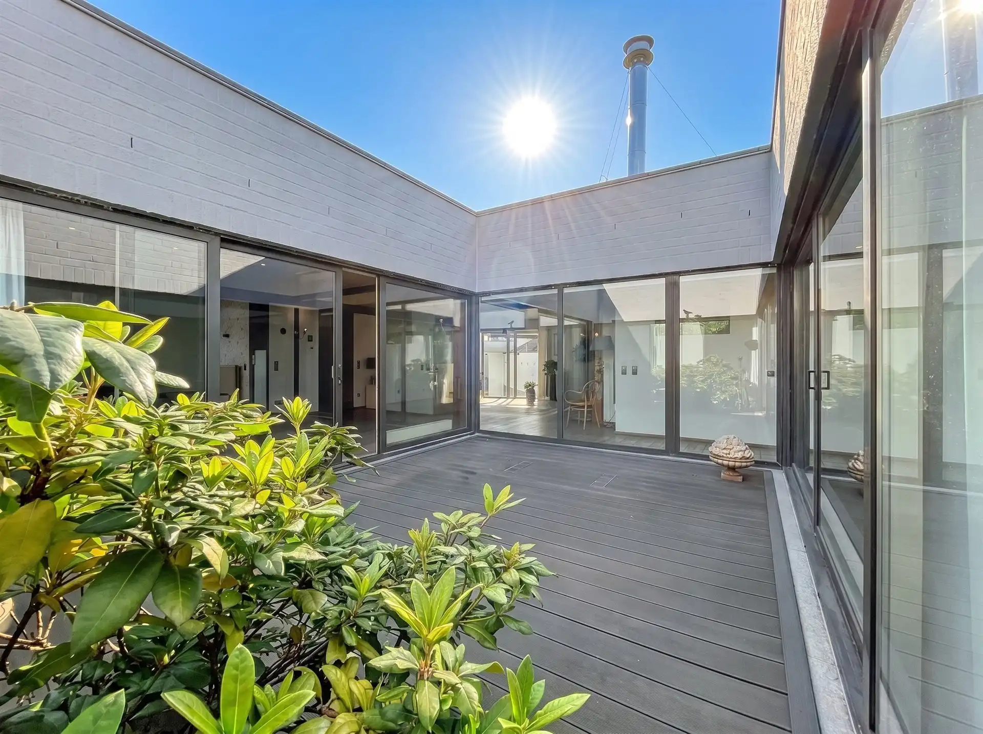 Exclusieve loft met uitzonderlijk ruim magazijn op toplocatie in Sint-Niklaas! foto 9