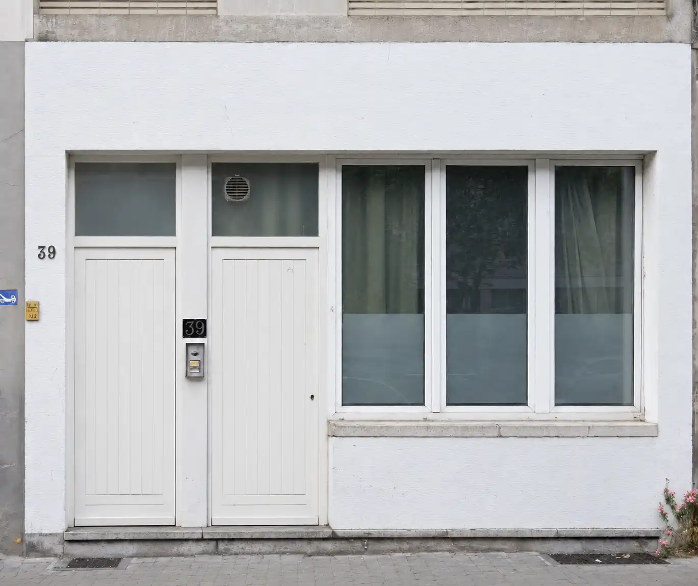 Winkel- of handelsruimte 55 m² met 120 m² werk- en opslagruimte foto 2