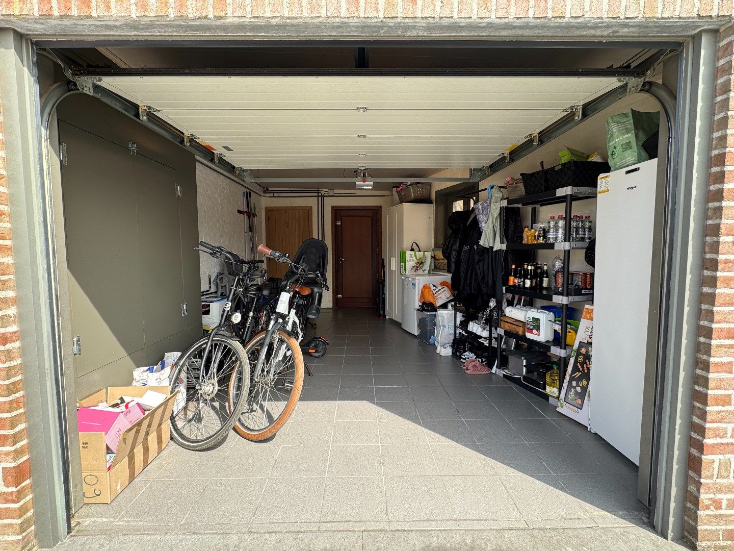 INSTAPKLARE HALFOPEN WONING MET 4 SLPKS, TUIN EN GARAGE foto 14