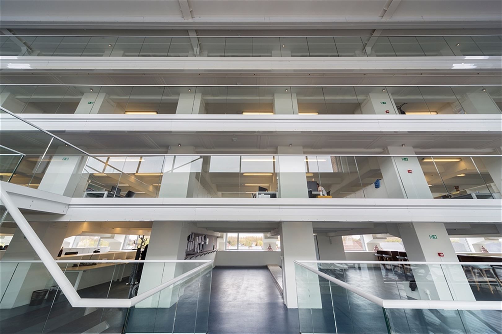 Kantoorgebouw foto 5