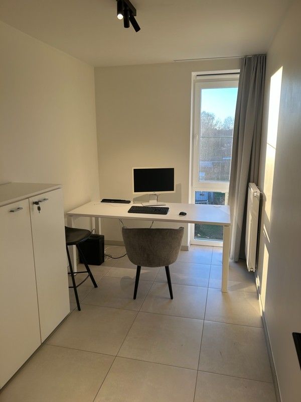 Appartement met terras en 2 parkeerplaatsen foto 7