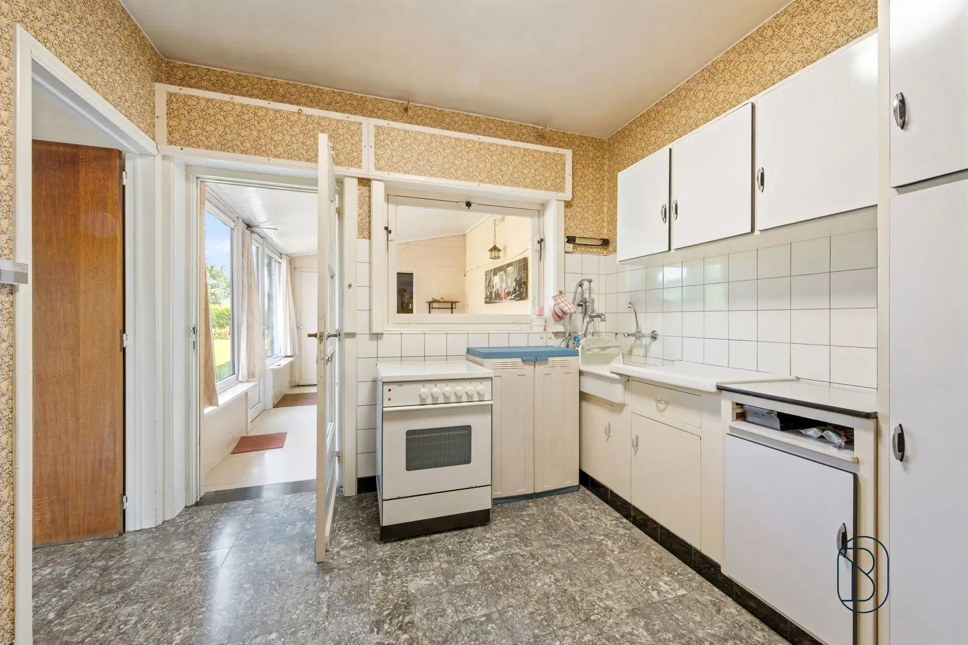 Ruime gezinswoning met garage in landelijke omgeving foto 15