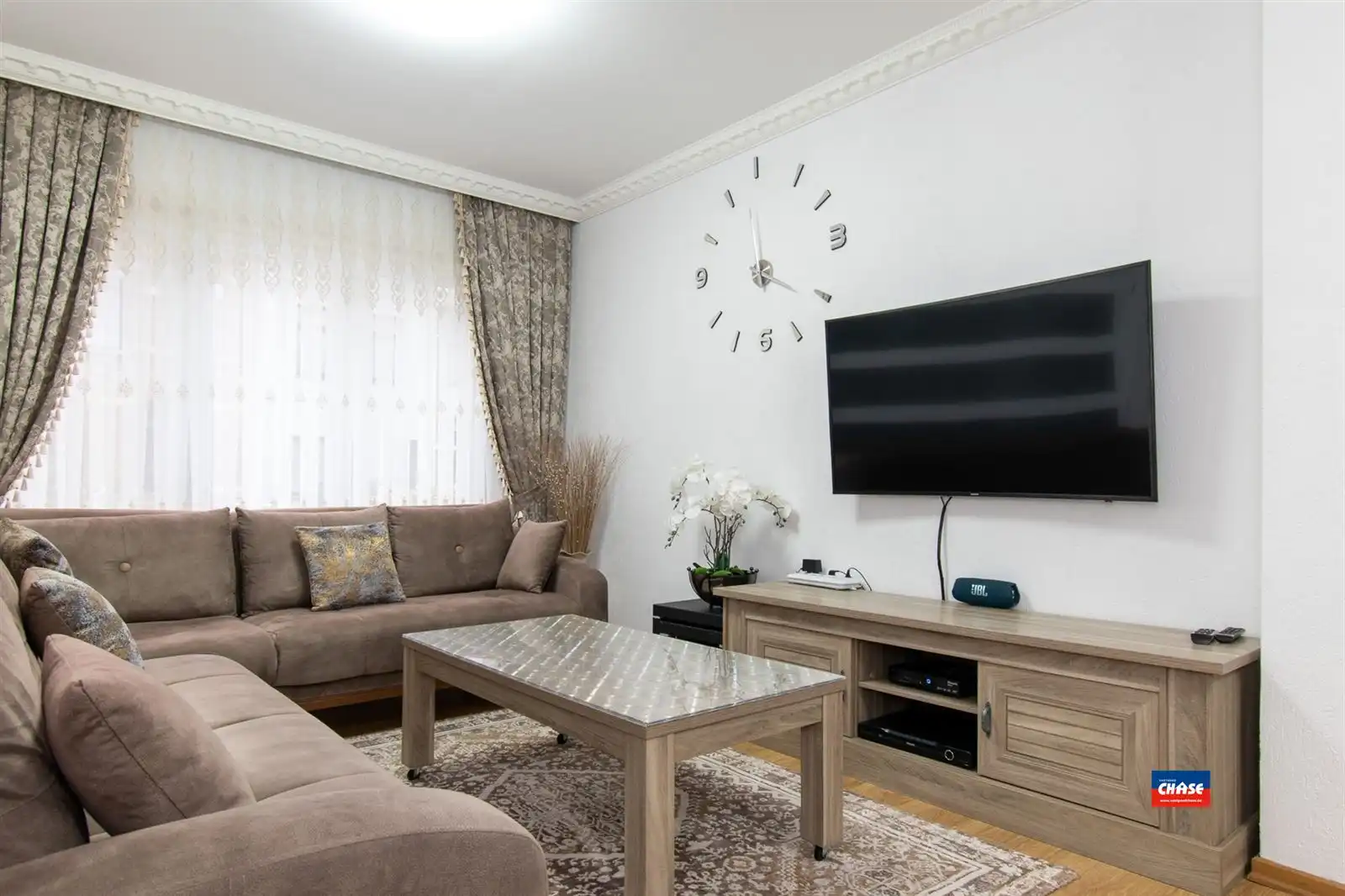 Instapklare rijwoning met vier slaapkamers en twee badkamers foto 7