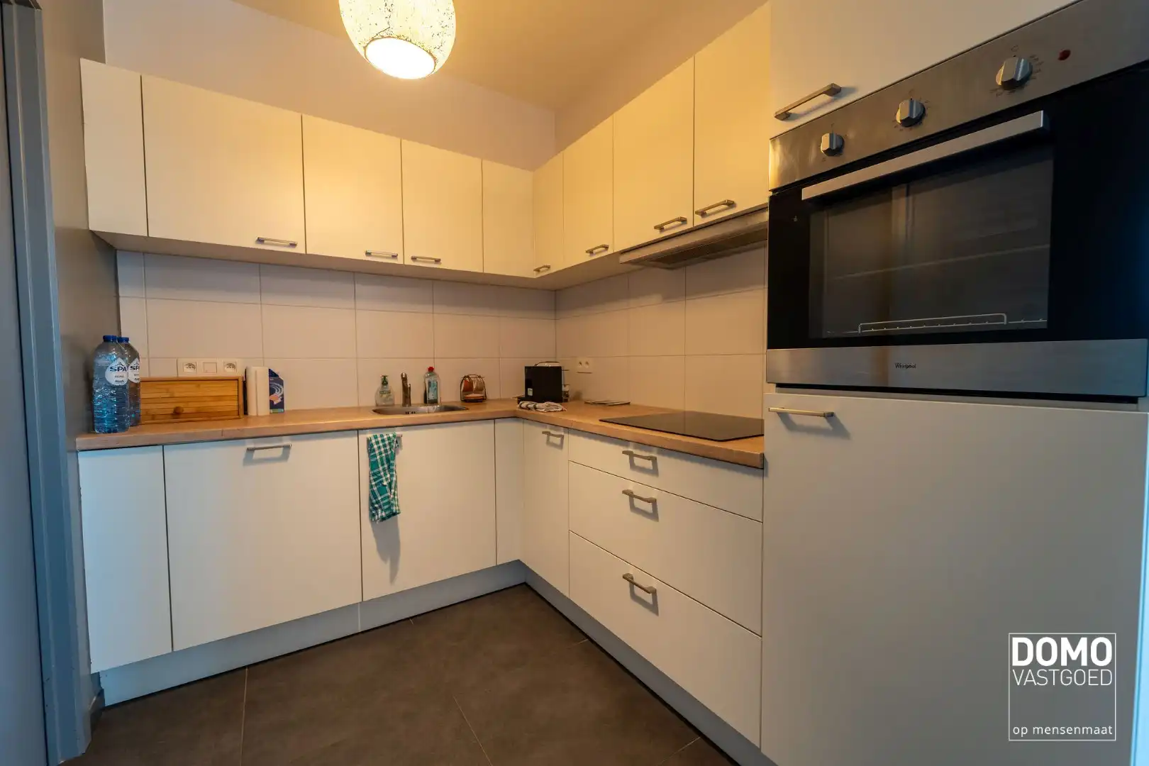 LUXE APPARTEMENT MET PRACHTIG TERRAS, 2 SLAAPKAMERS EN AUTOSTANDPLAATS TE KOOP IN HARTJE VAN HASSELT  foto 4