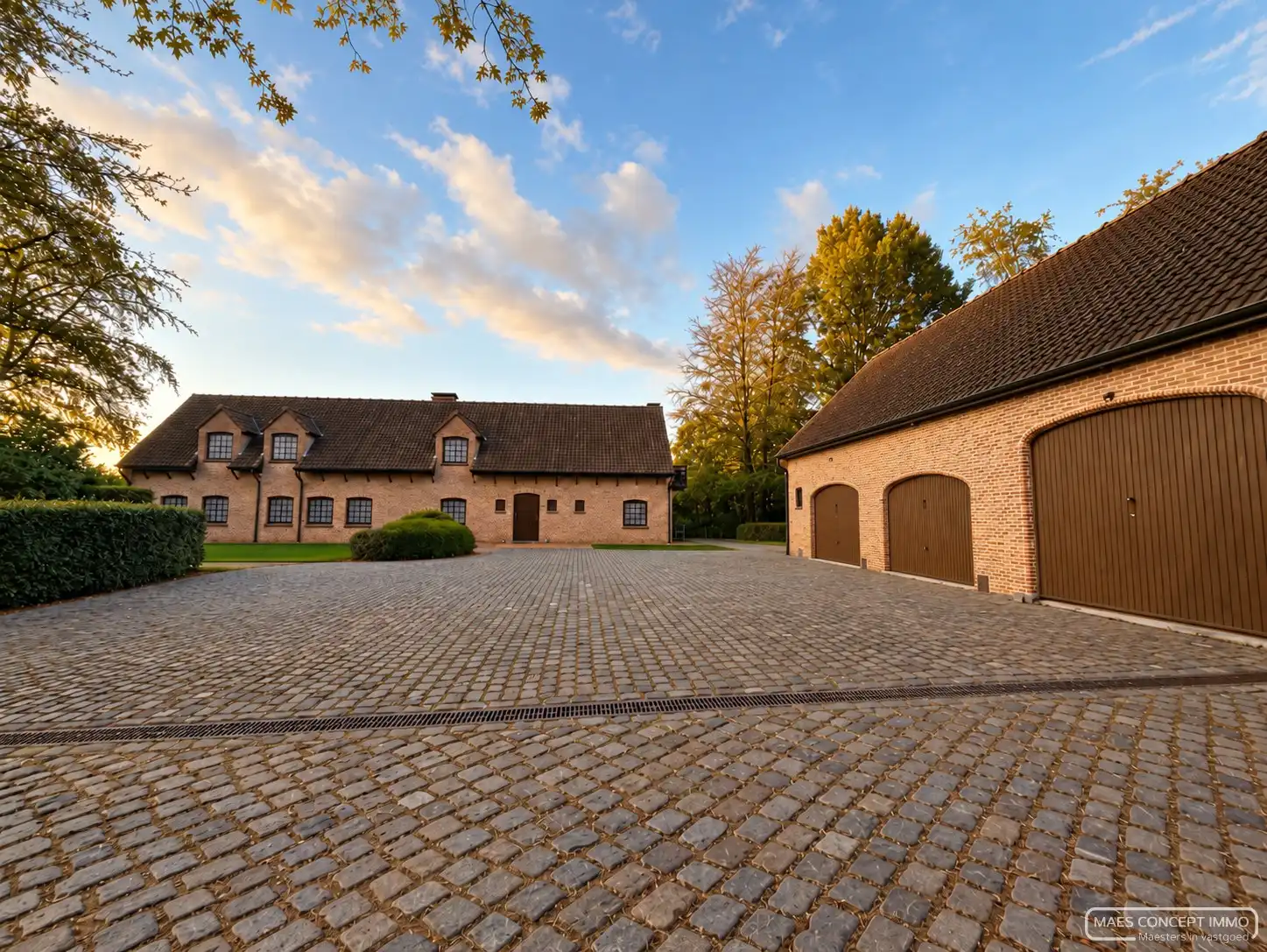 Hoeve met bijgebouw te koop in Anzegem – omringd door 1,6 hectare groen foto 3