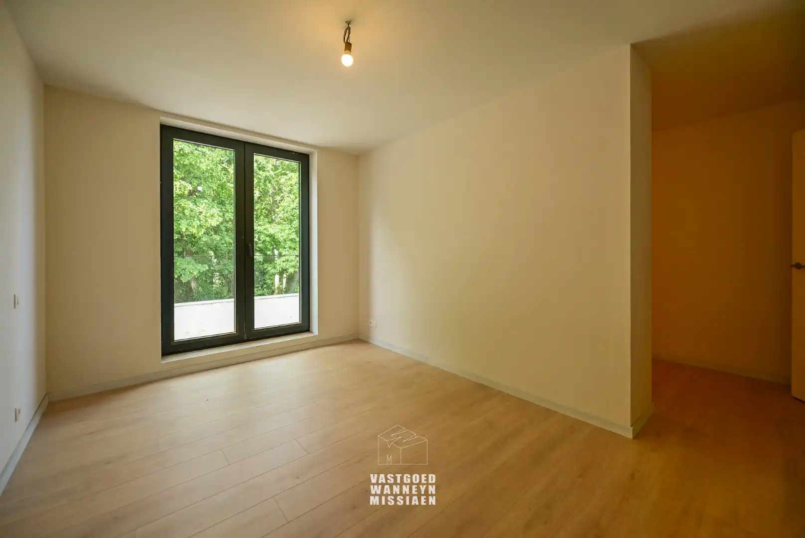 Moderne energiezuinige halfopen woning met 3 slaapkamers, tuin en carport foto 10
