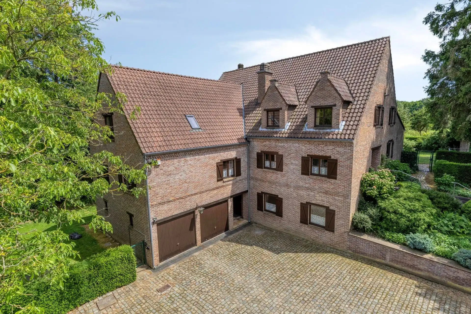 Prachtige klassieke villa op een perceel van ± 7.500 m²  foto 6