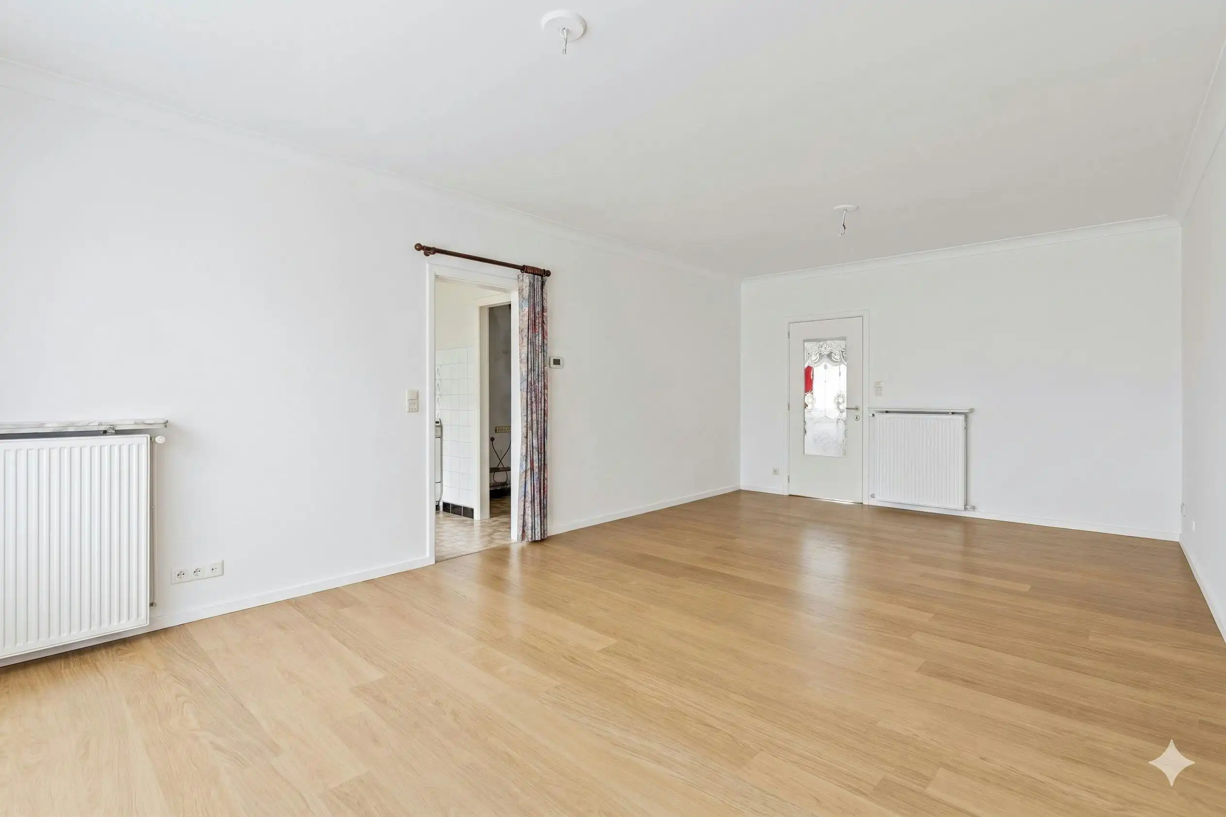 Twee slaapkamer appartement te koop in Kortrijk! foto 3