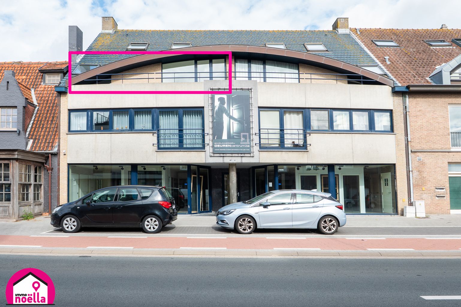 TE KOOP TE WESTENDE RUIM EN ZONNIG APPARTEMENT! foto {{pictureIndex}}