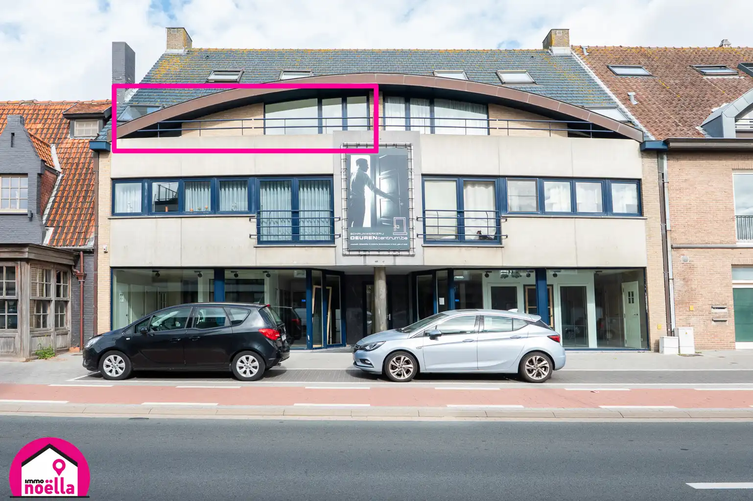 TE KOOP TE WESTENDE RUIM EN ZONNIG APPARTEMENT! foto {{pictureIndex}}