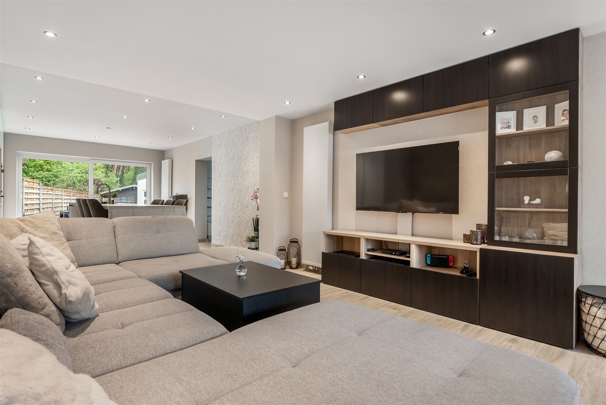 UITERST KNAPPE GERENOVEERDE WONING MET 4 SLAAPKAMERS, ZEER RUSTIG GELEGEN TE PAAL foto 4