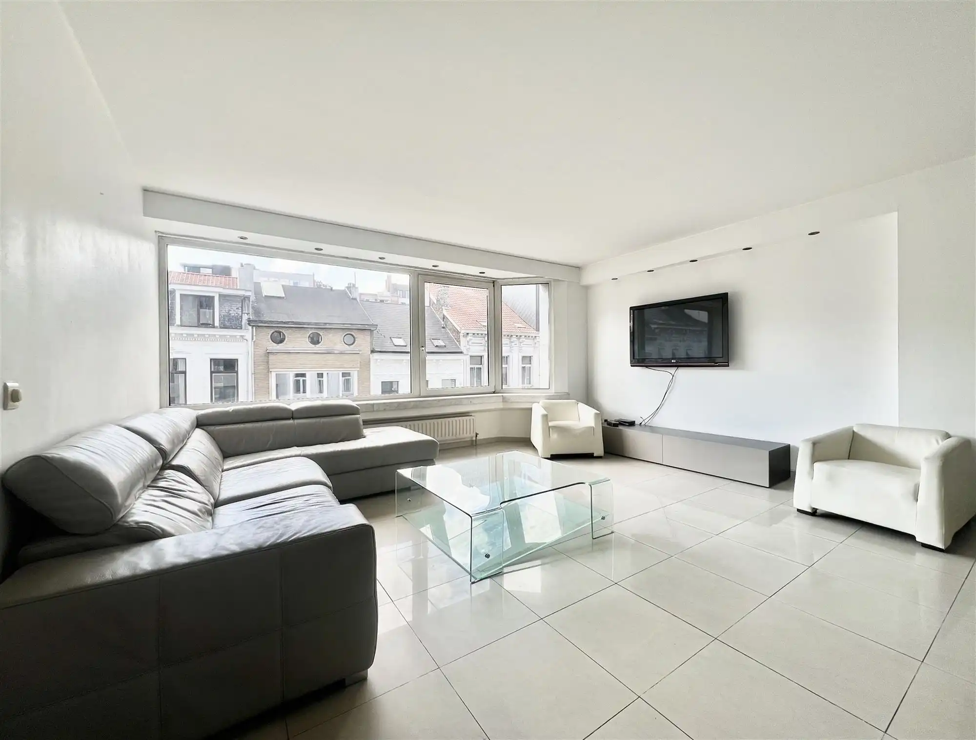 Lichtrijk 2-slaapkamerappartement op toplocatie nabij Centraal Station foto 4