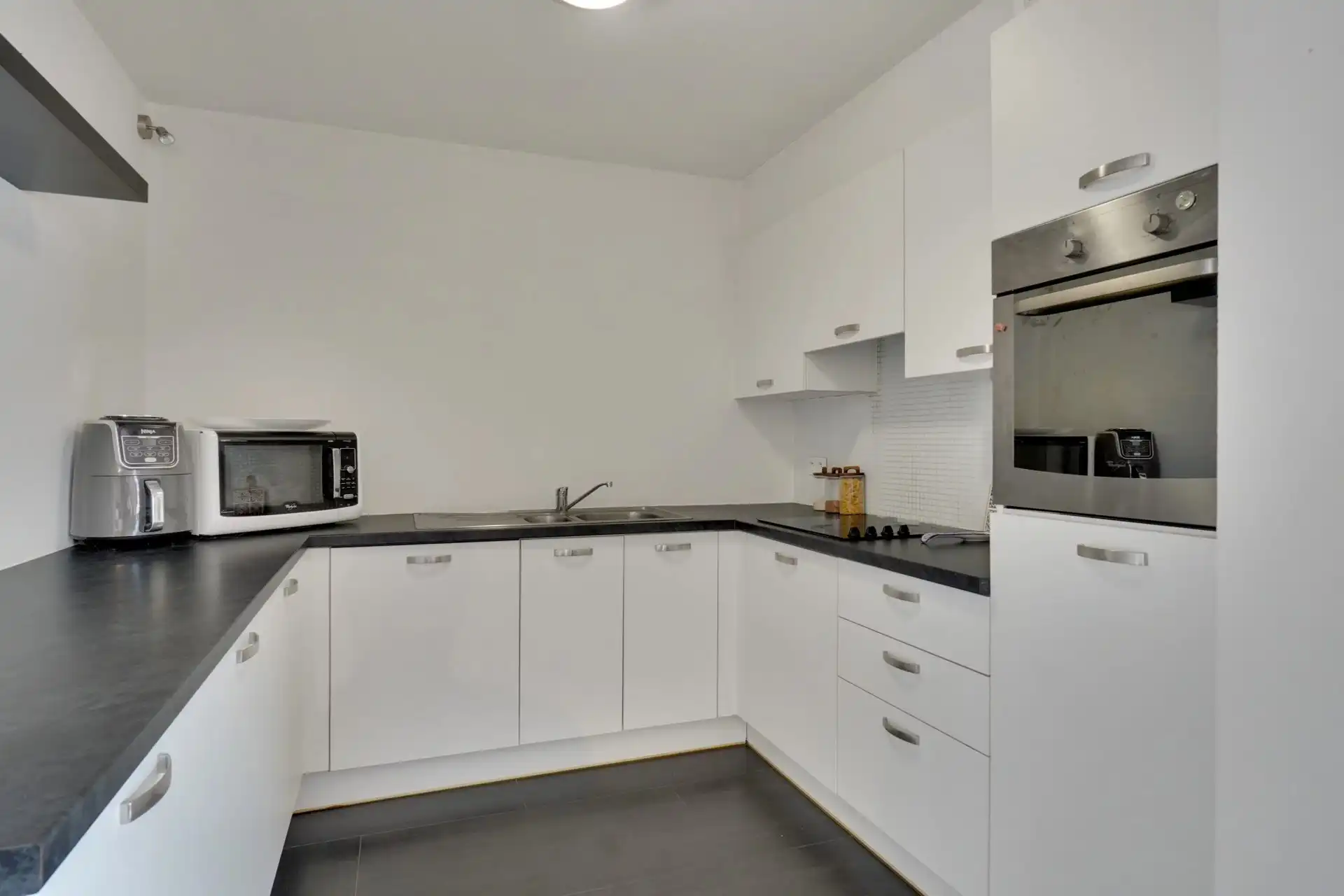Modern appartement met 2 slaapkamers foto 18