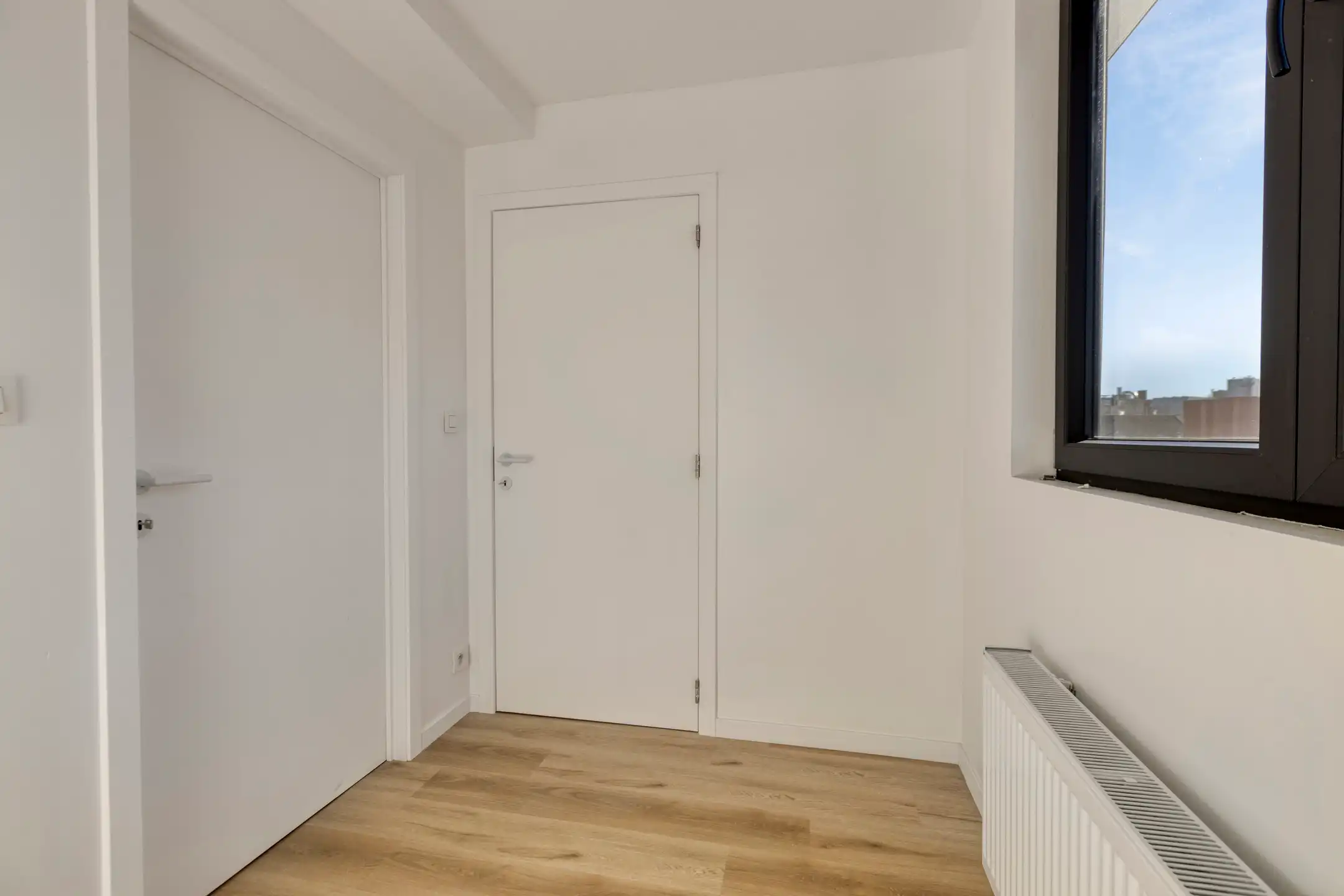 Woning met 4 slaapkamers, 2 badkamers en 2 autostaanplaatsen foto 14