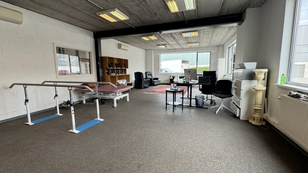 Instapklare bedrijfsunit te huur nabij E313 te Wommelgem foto 5