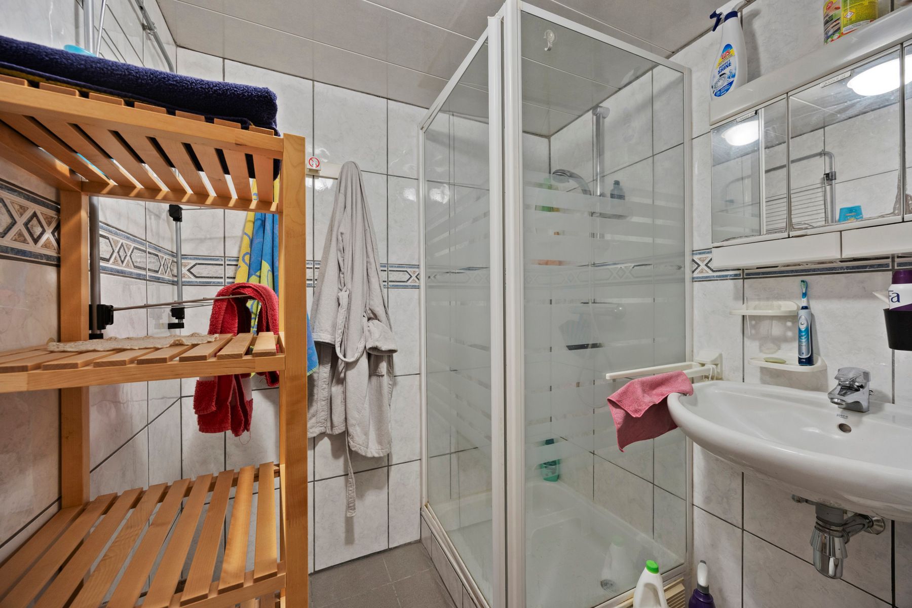 Zeer goed gelegen handelshuis + bovengelegen woonst en 2 kamers foto 29