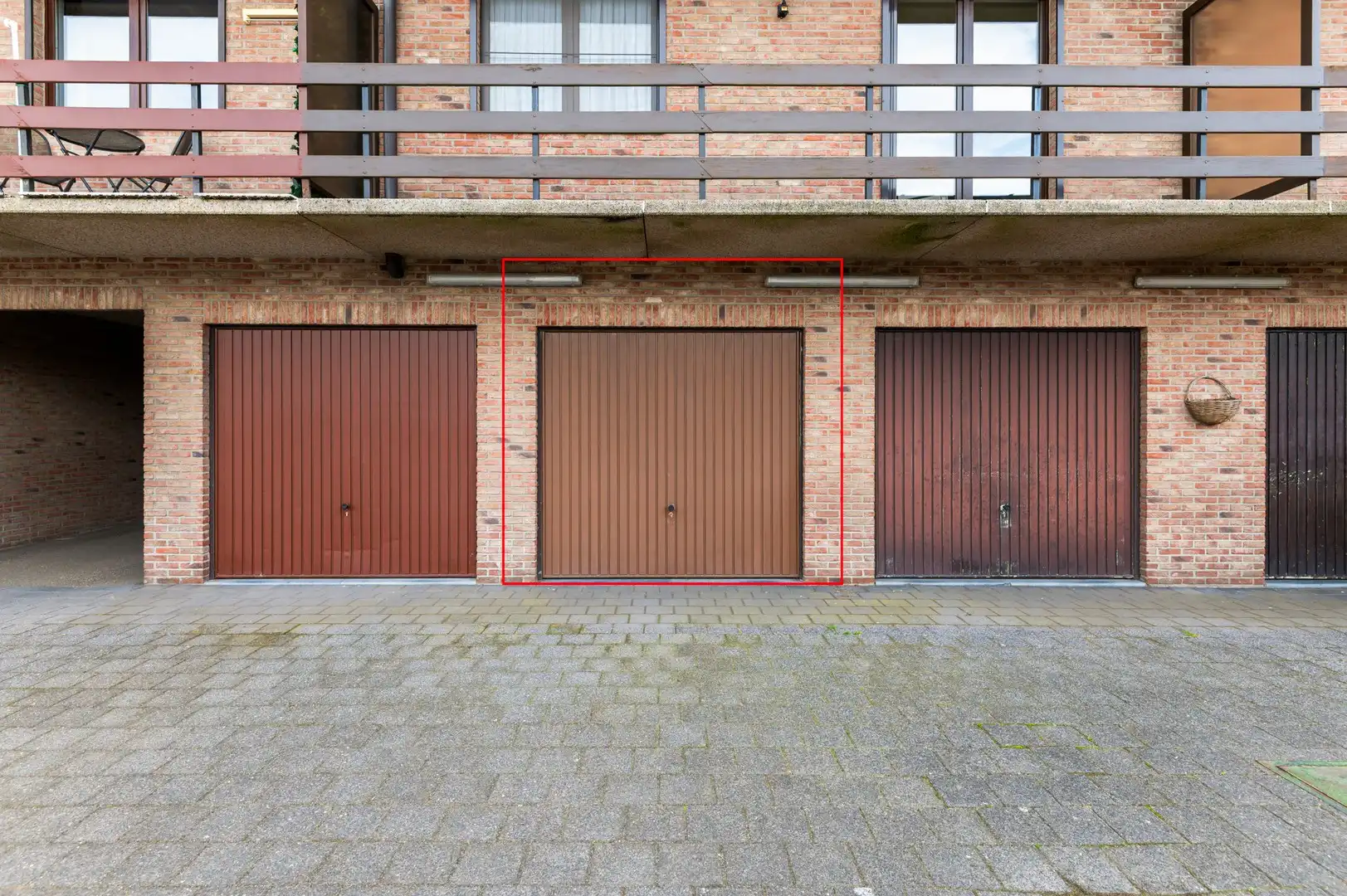 Zeer ruim app. met 2 slpk. en garagebox in Schoten foto 15