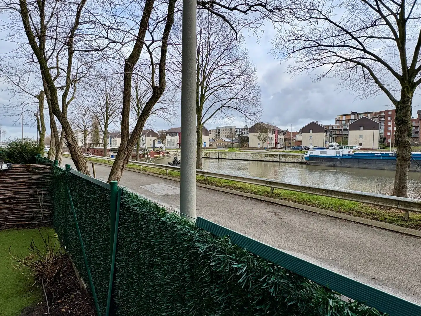 Gelijkvloers 2-slaapkamer appartement met tuin te koop in Harelbeke foto 12