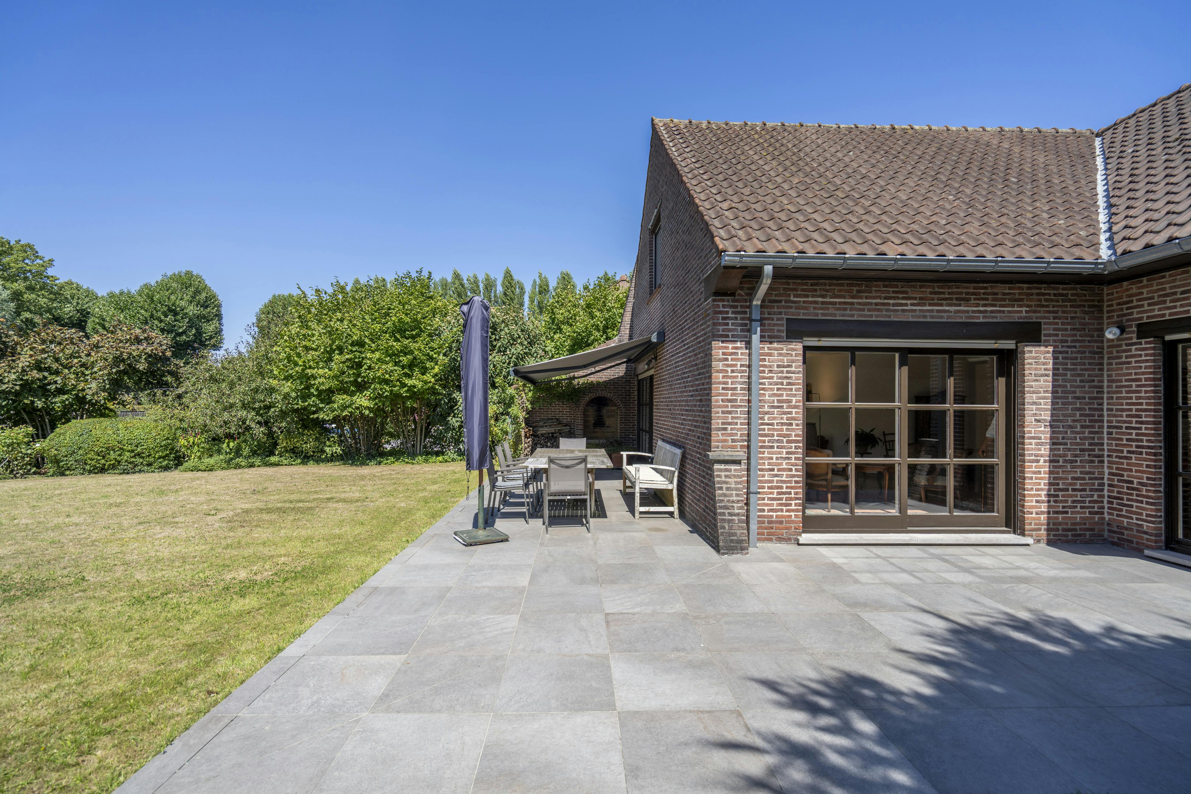 Rustig, residentieel gelegen villa met 4 slaapkamers te Kortrijk foto 9