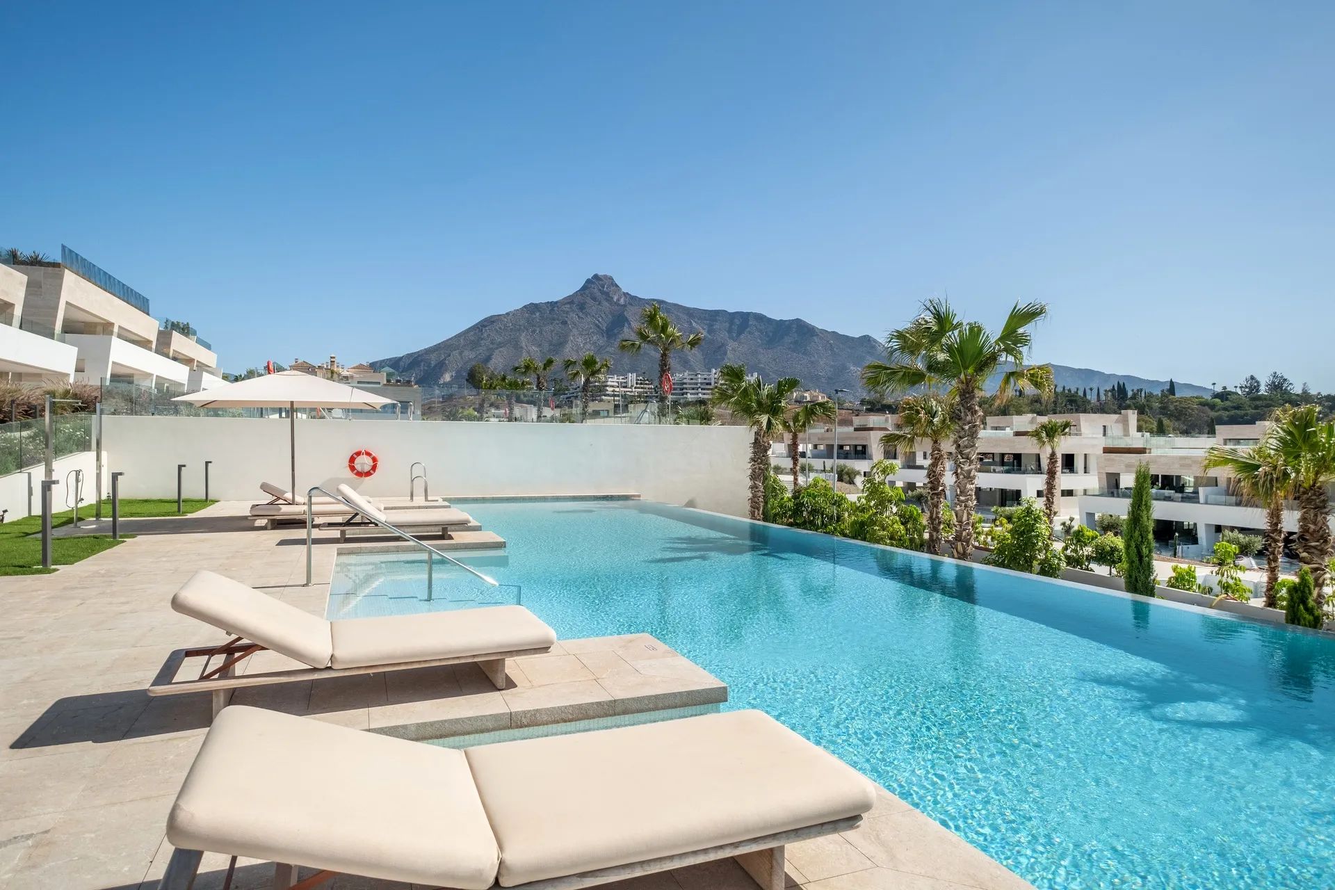 ()=>{if(producerUpdateValueVersion(node),producerAccessed(node),node.value===ERRORED)throw node.error;return node.value} Casa Fendi - 29600 Marbella