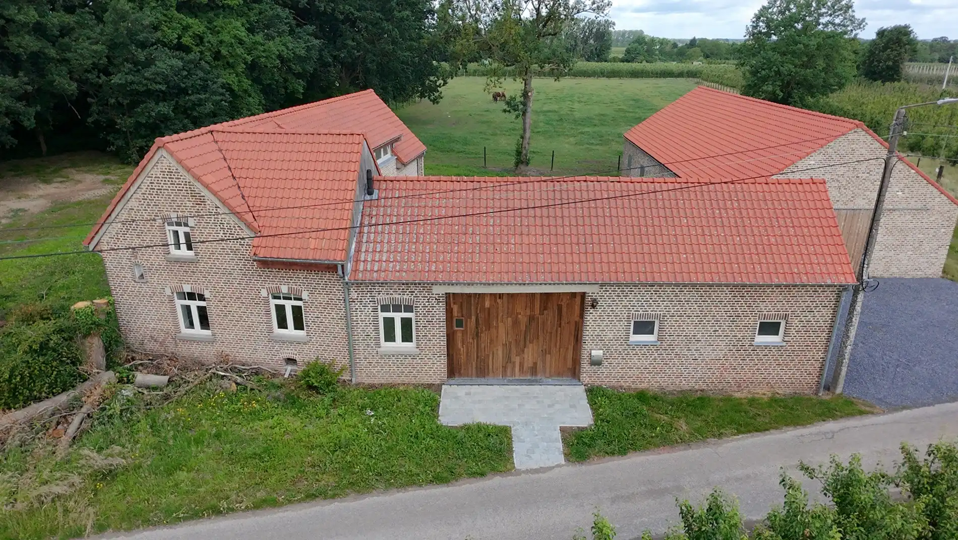 Charmante hoeve te koop in Herk-de-stad foto {{pictureIndex}}