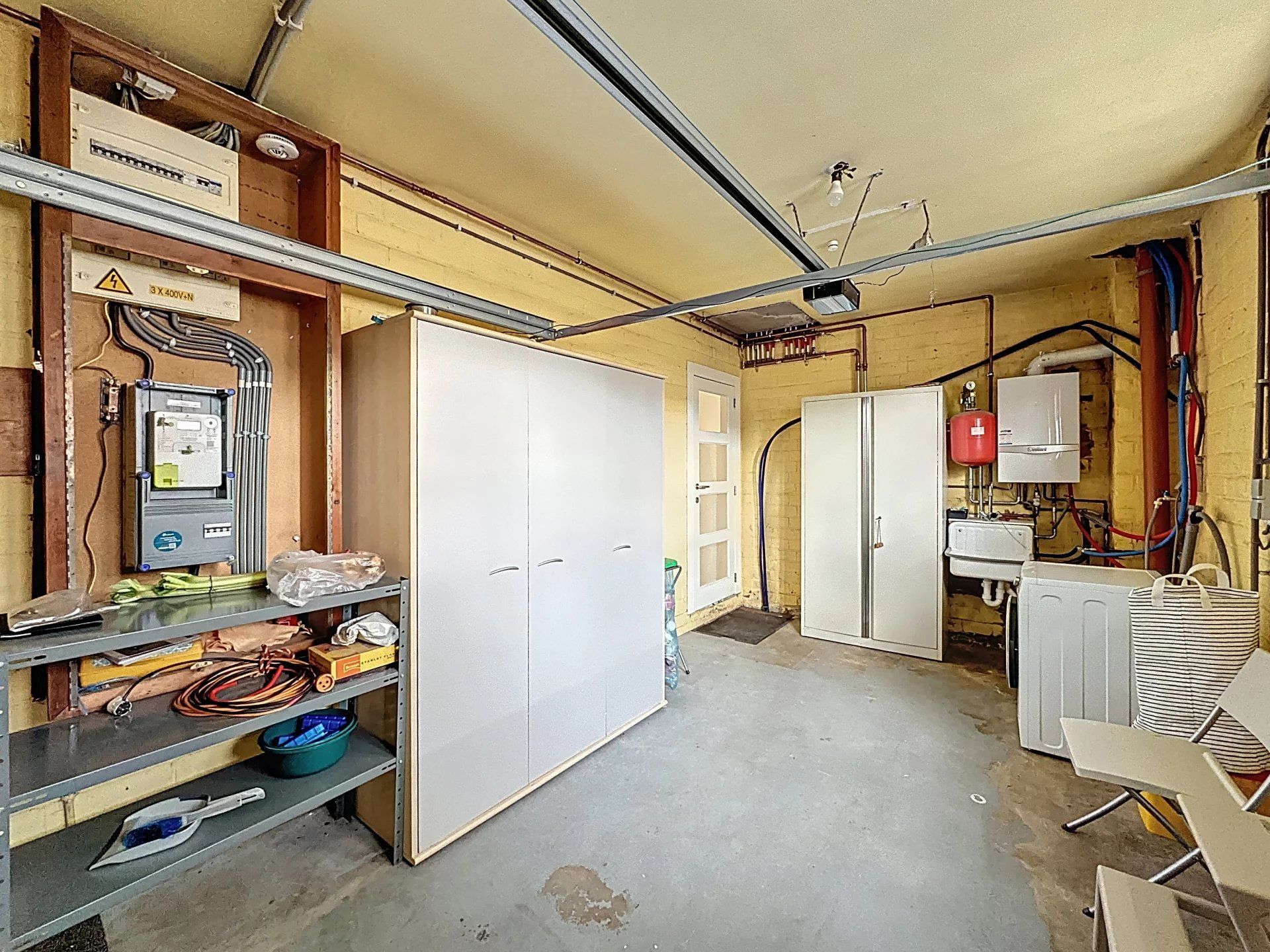 Verrassend ruime woning met 5 slaapkamers en 2 badkamers op groot perceel. foto 37