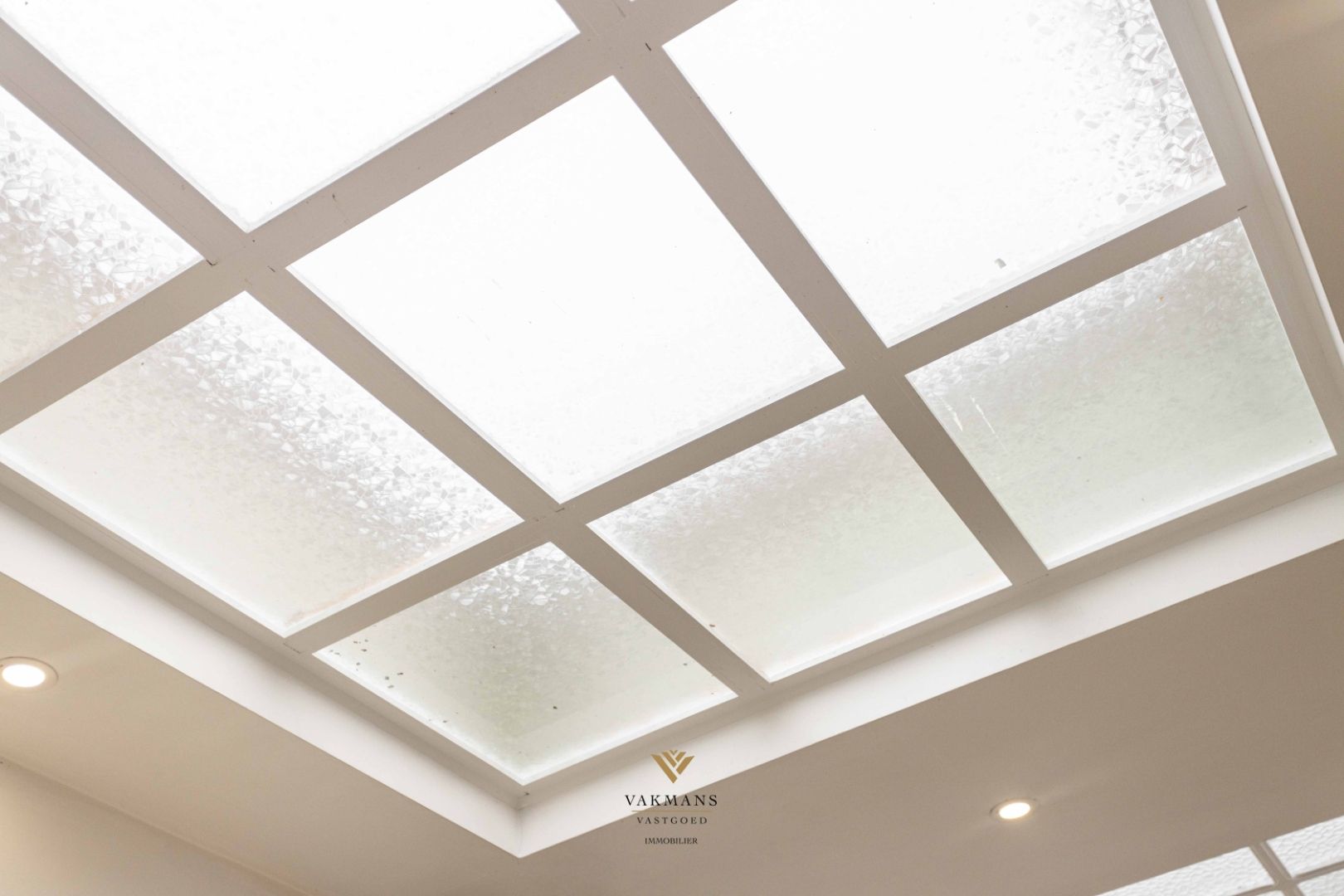 Ruime woning met 4 slaapkamers op rustige locatie foto 17