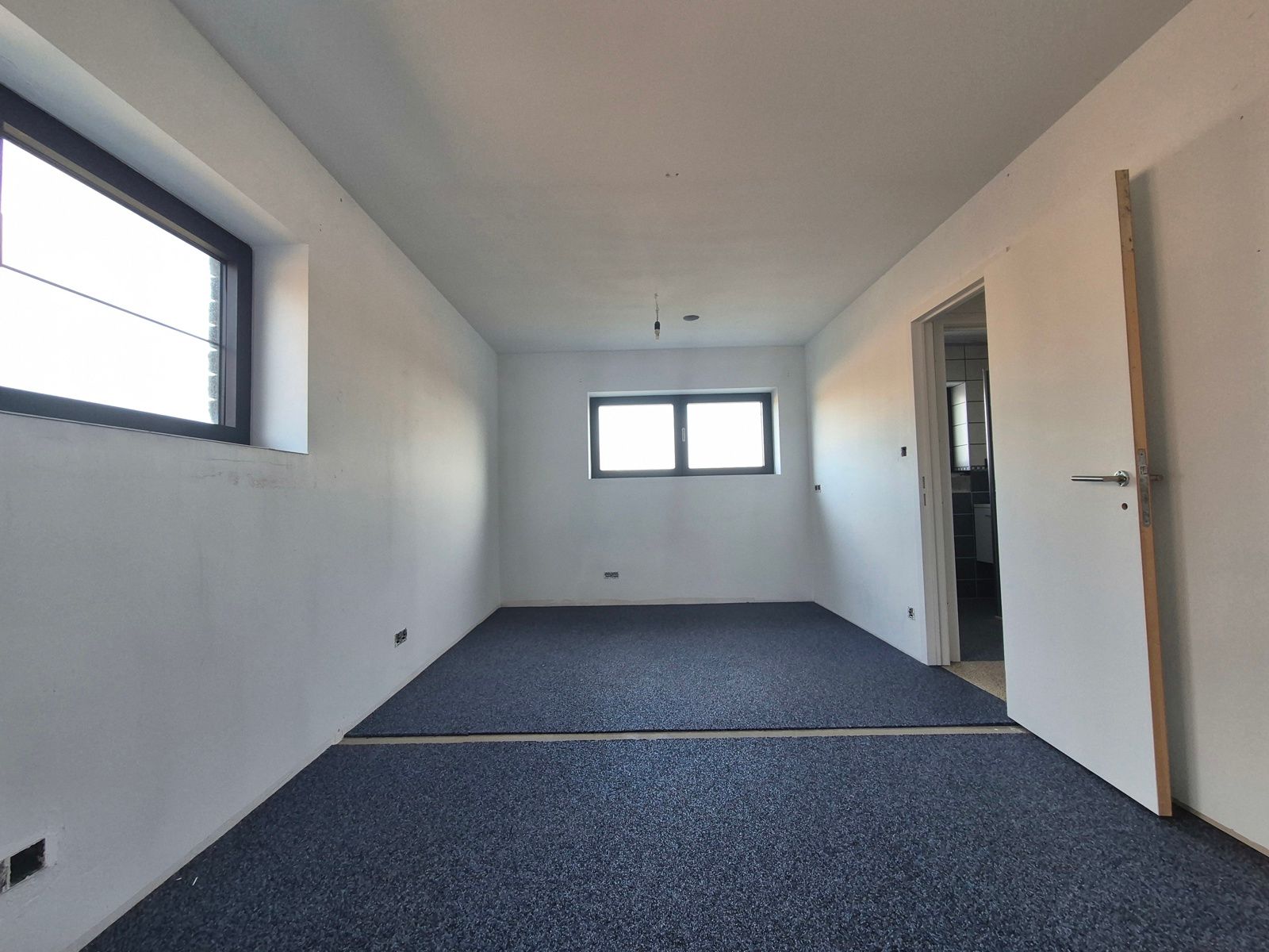 Recent, groot, praktisch + zuidgericht met prachtig uitzicht foto 20