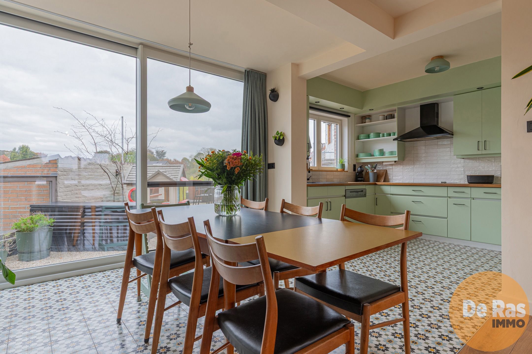 LEDE - Instapklare, centraal gelegen woning met 3 slpk foto 10