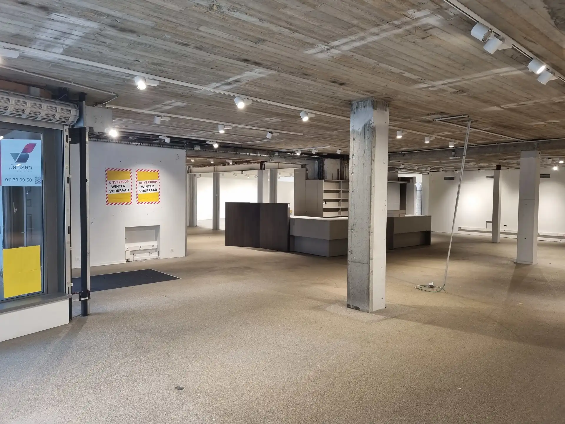 TE KOOP: appartementsblok met handelsgelijkvloers foto 7