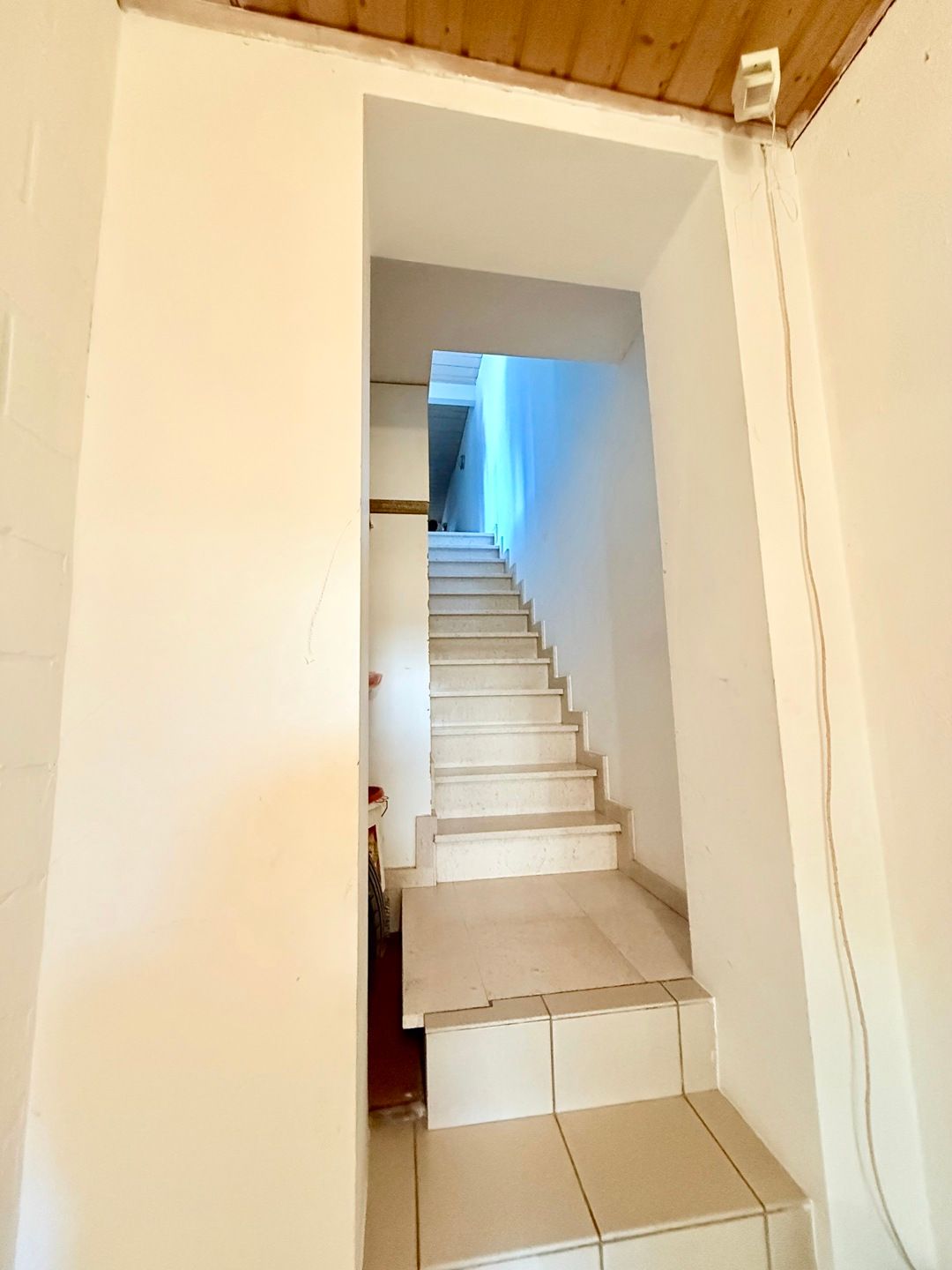 Te renoveren handelspand + appartement + loods foto 11