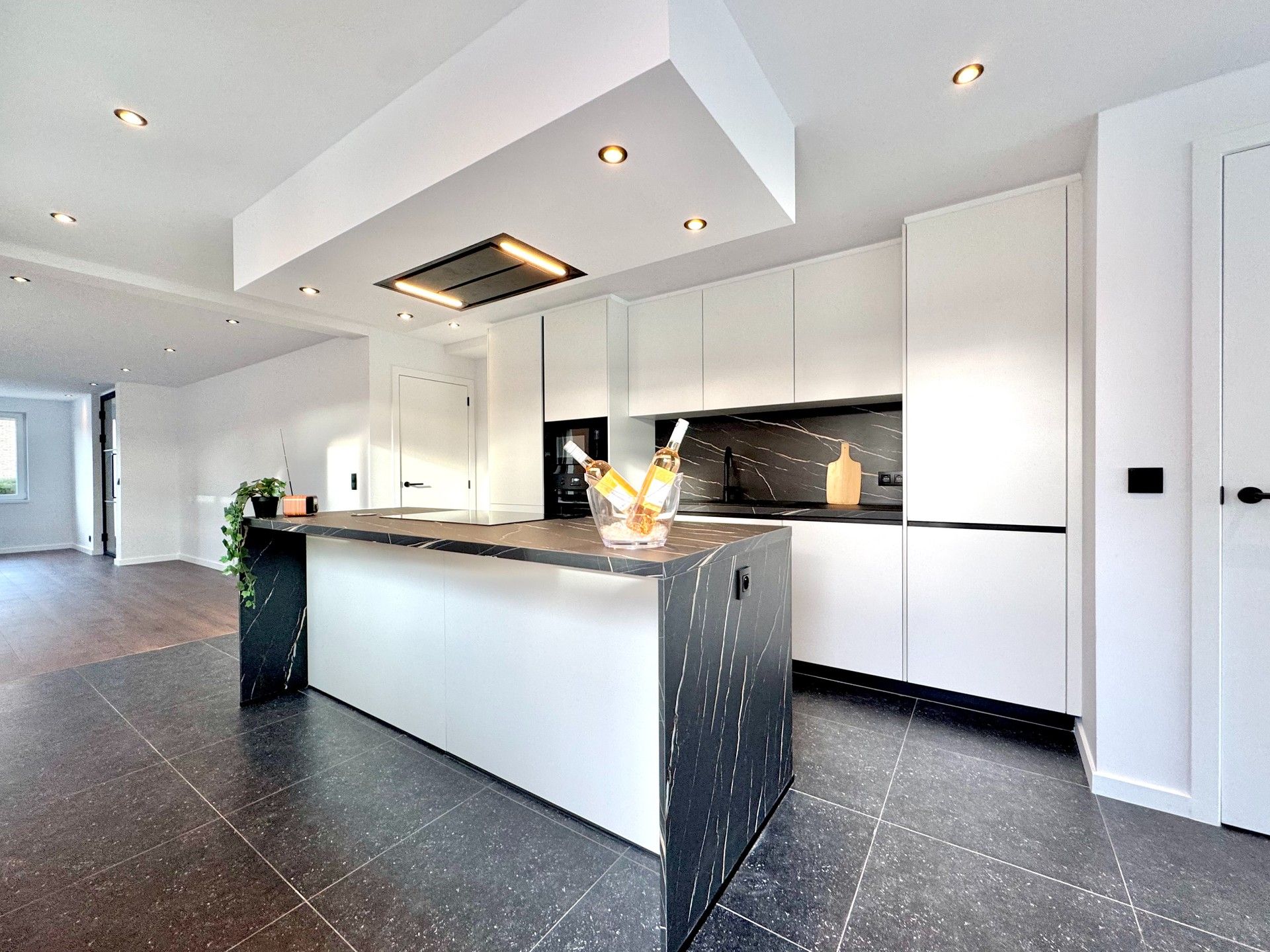 GERENOVEERDE WONING MET TUIN & GARAGE - 444 M² foto 10